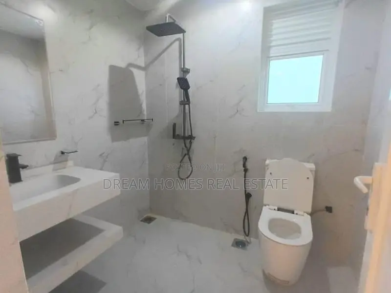 Exquisite 5-Bedroom Super Luxury Villa with Swimming Pool – Kesbewa