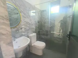 Modern 3-Storey Luxury Home – Mattogoda, Polgasovita