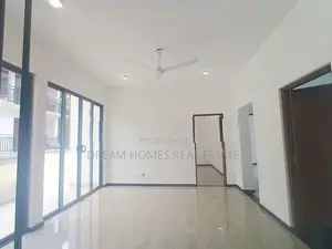 Modern 3-Storey Luxury Home – Mattogoda, Polgasovita