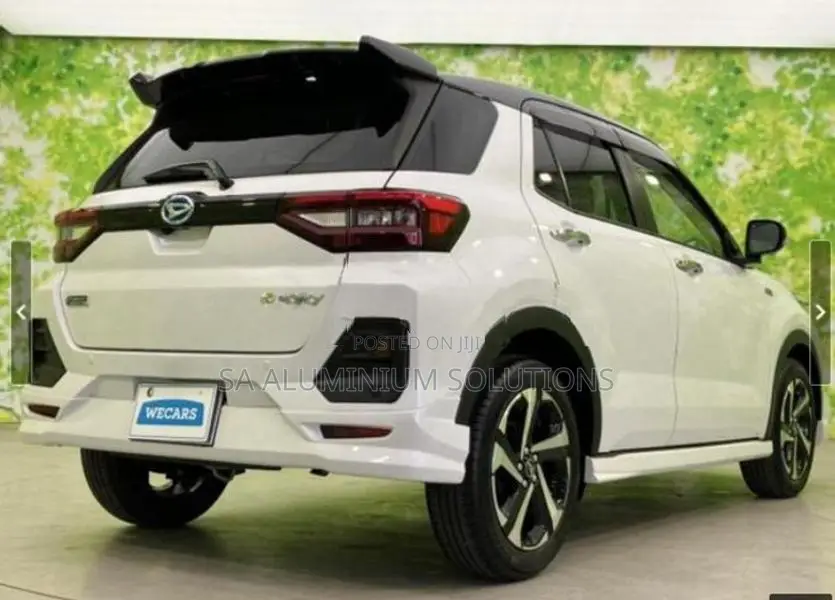 Daihatsu Rocky Premium G HEV 2025
