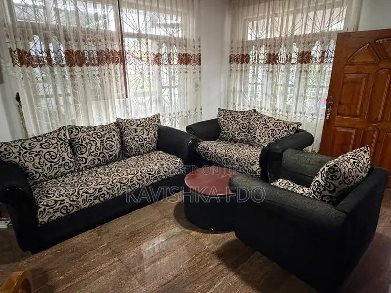 Damro Sofa Set