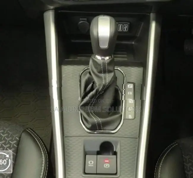 Daihatsu Rocky Premium G HEV 2025
