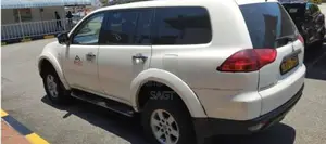 Mitsubishi Montero 2012