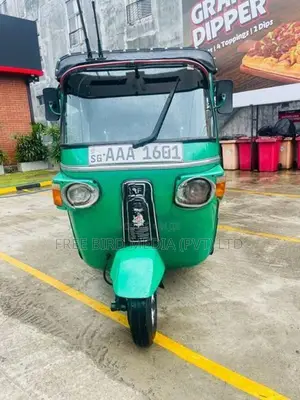 Bajaj RE 2012