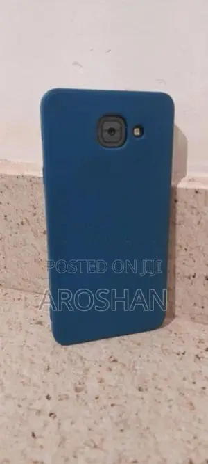 Samsung Galaxy J7 Max (Used)