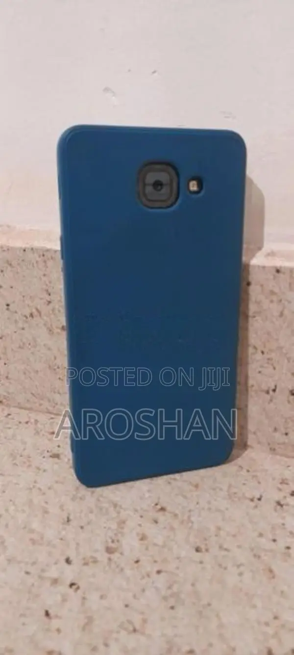 Samsung Galaxy J7 Max (Used)