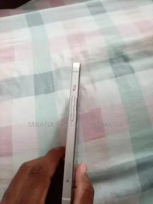 Apple iPhone 13 (Used)
