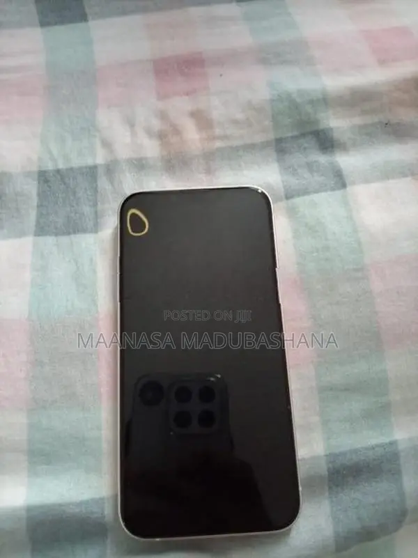 Apple iPhone 13 (Used)