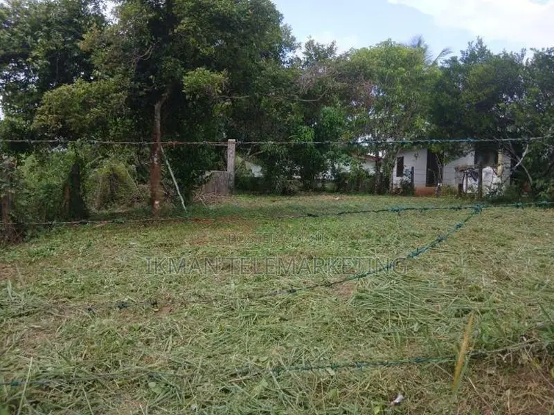 Land for Sale in Halbarawa, Padukka