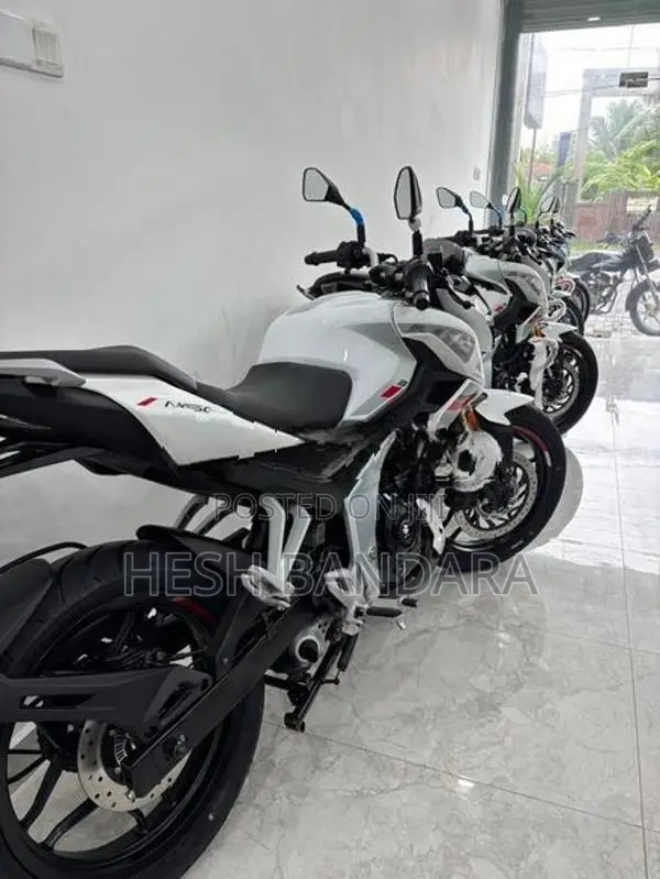 Bajaj Pulsar N160 Premium 2026