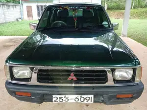 Mitsubishi L200 Japan 1999