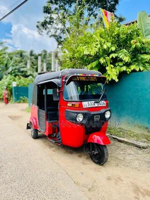 Bajaj RE 2015 Red