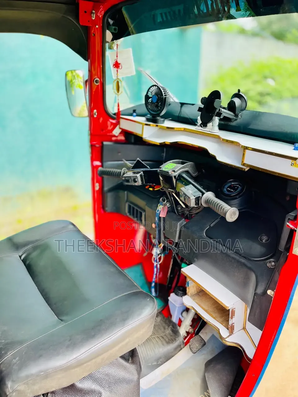 Bajaj RE 2015 Red