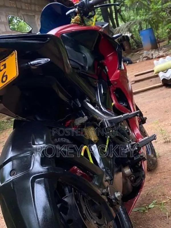 Bajaj Pulsar RS200 2016
