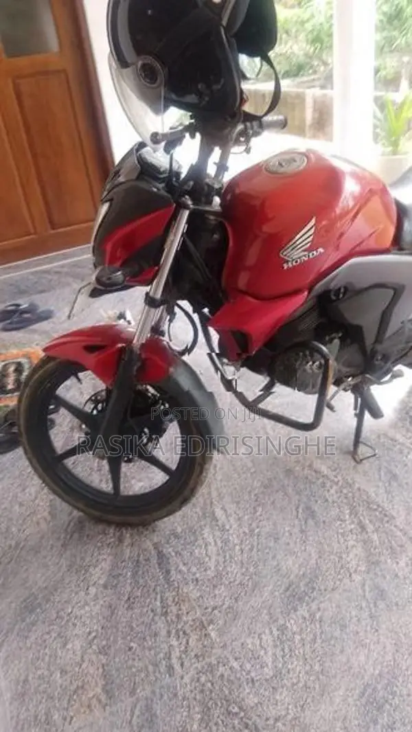 Honda CB Trigger 2014