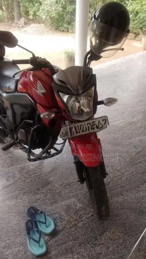 Honda CB Trigger 2014