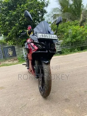 Bajaj Pulsar RS200 2016