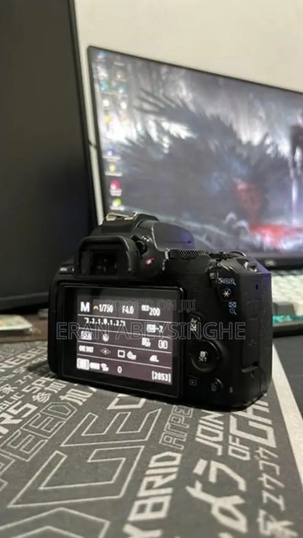 Canon 250D