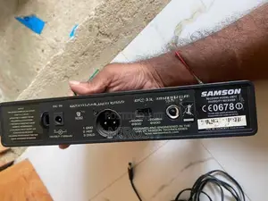 Samson Cr 77 Uhf Wireless Guitar unit FM