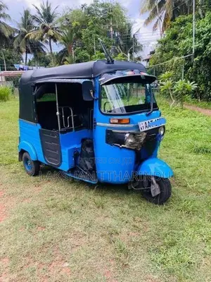 Bajaj RE 2014