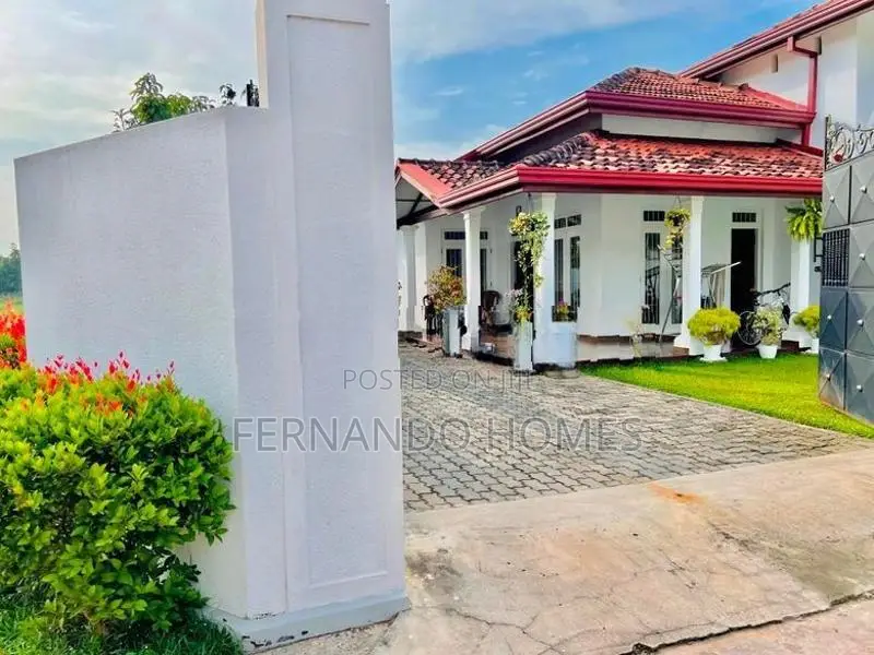 Spacious Garden Good Conditions Solid New House For Sale In Negombo
