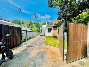 Newly Condition Katuwapitiya 3 Bed Rooms House for Sale In Negombo Are
