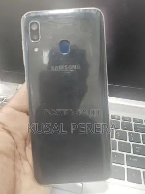 Samsung Galaxy A20 3gb 32gb (Used)