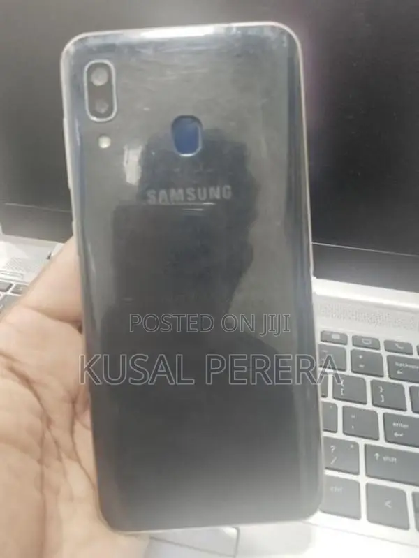 Samsung Galaxy A20 3gb 32gb (Used)