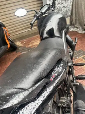 Honda CB Trigger 2015
