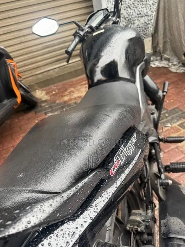 Honda CB Trigger 2015