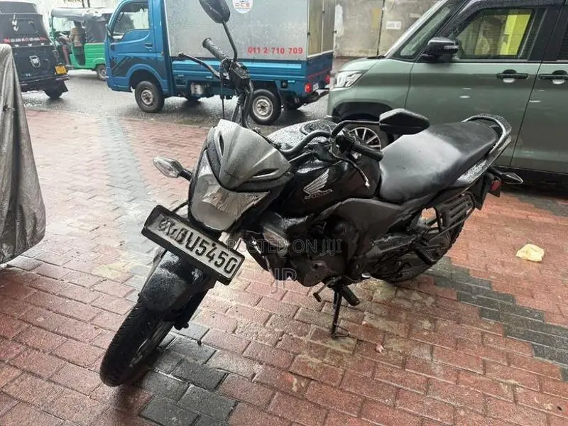 Honda CB Trigger 2015