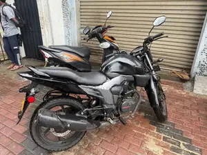 Honda CB Trigger 2015