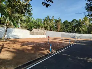 බොකුන්දර මකුළුදූව පාරෙන් බිම් කොටස් විකිණීමට