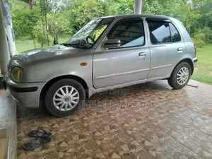 Nissan March 2000