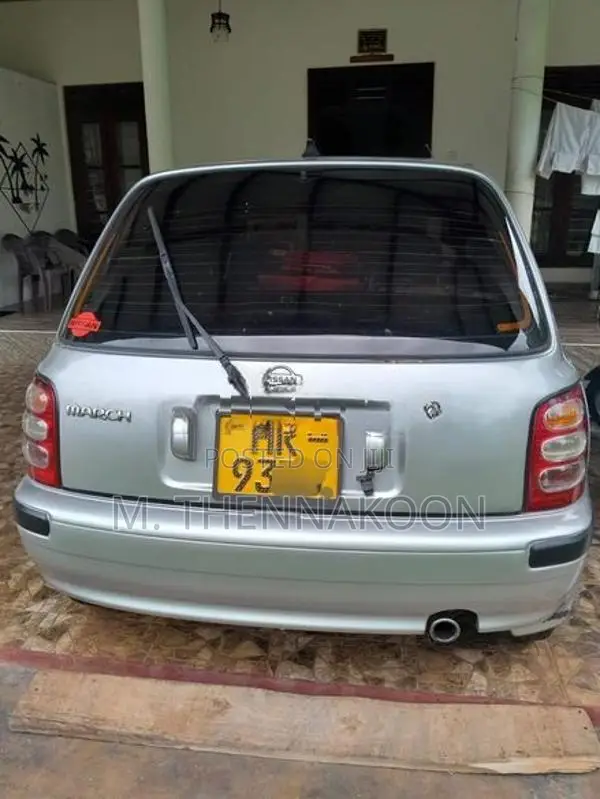 Nissan March 2000