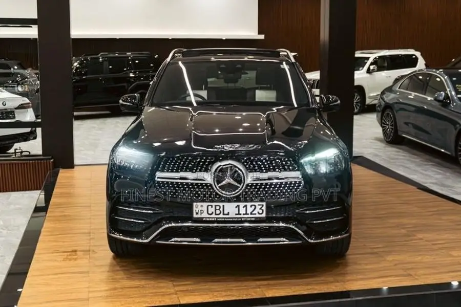 Mercedes Benz GLE 300D AMG Premium Plus 2019