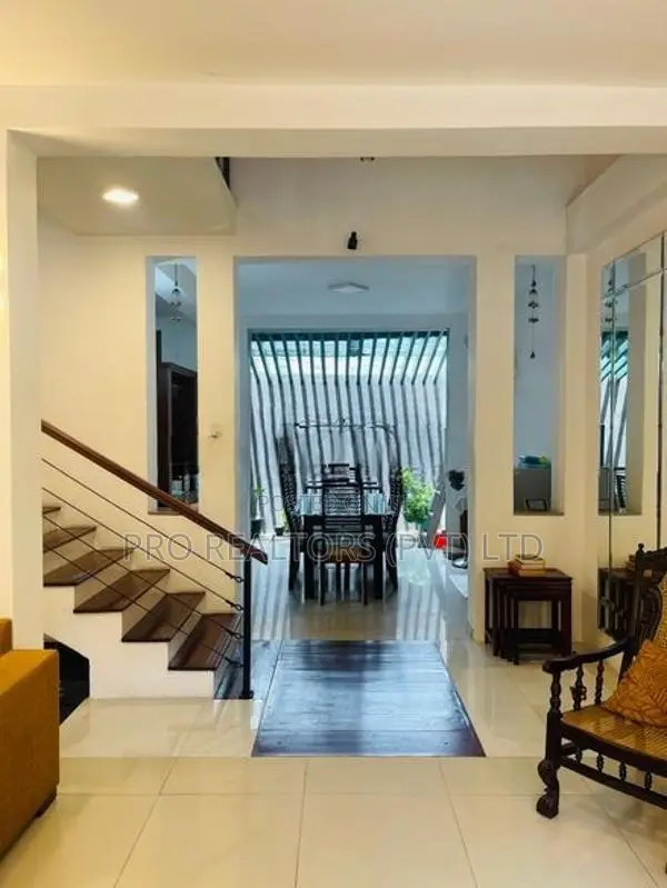 04 Bedroom House for Sale in Battaramulla