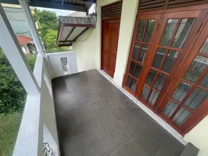 2 Bedroom Upstair House for Rent in Piliyandala