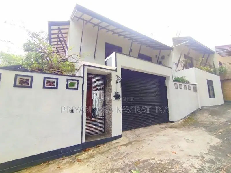 ගෘහ භාණ්ඩ සමඟ සුකෝපබෝගී දෙමහල් නිවස විකිනීමට