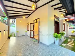 Modern Architect-Designed Single Storey House for Sale – Diyagama