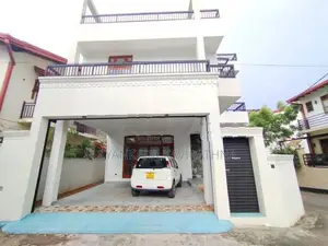 Housing Scheme / 3 Storied Luxury House For Sale - Piliyandala