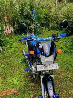 Bajaj CT100 2015