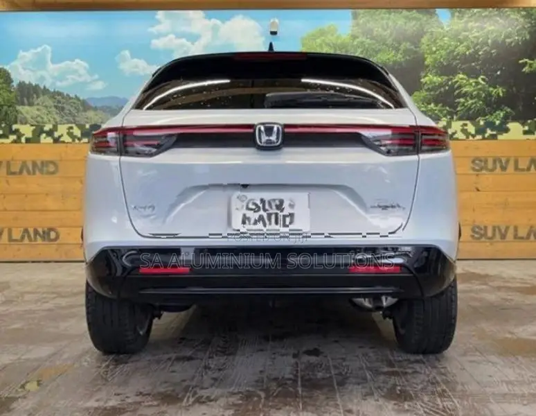Honda Vezel Z Play Premium 2025