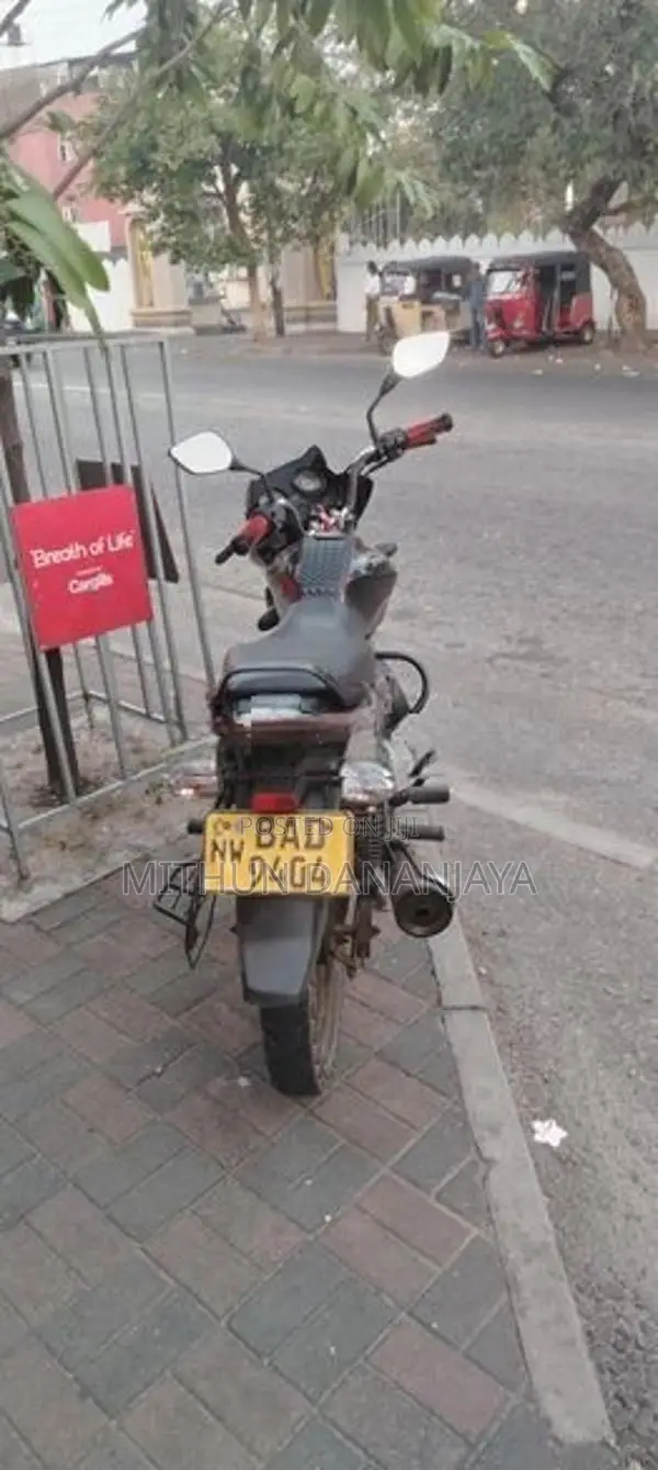 Bajaj Discover 2014