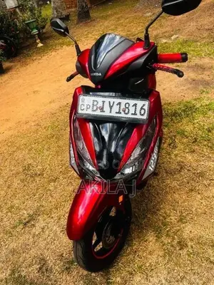 Honda Grazia Red 2019