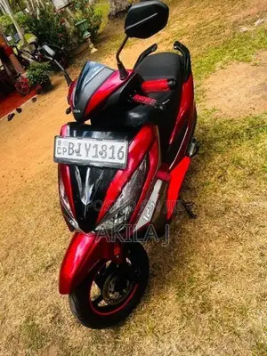 Honda Grazia Red 2019