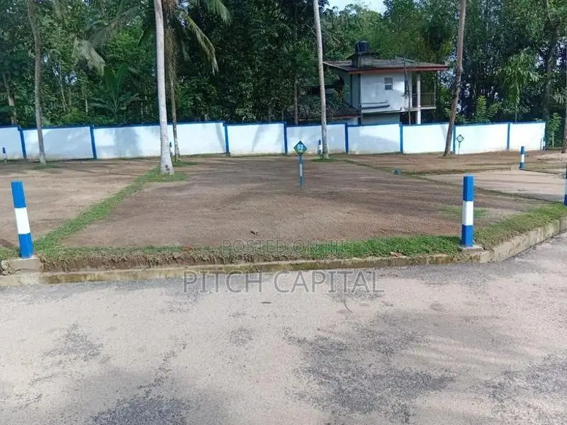 අතුරුගිරිය ඉඩමක්