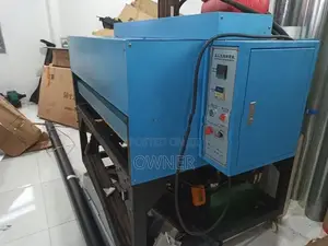 Vacuum Forming Machine