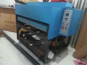 Vacuum Forming Machine