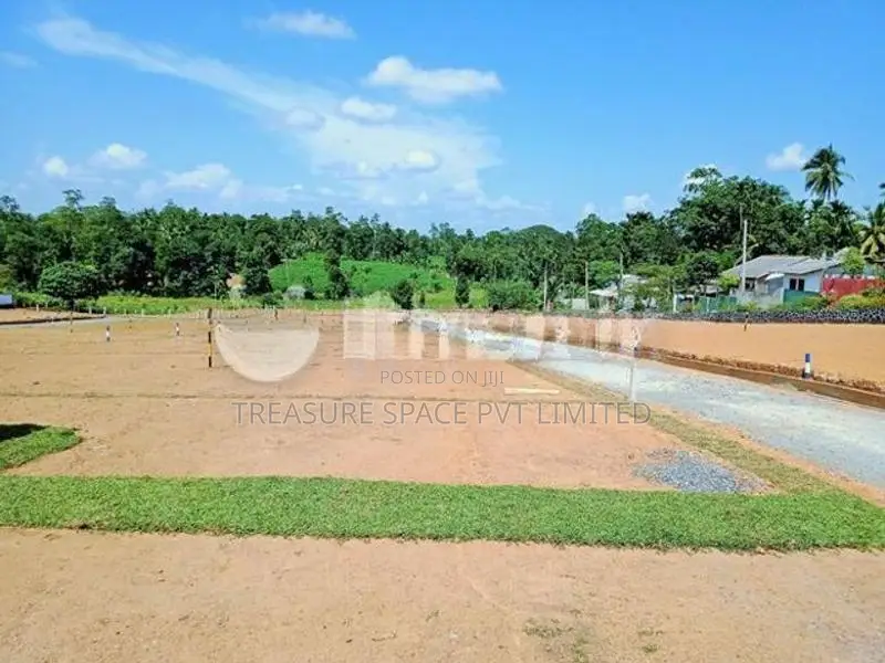 Land for Sale in Homagama Near Katuwana Road